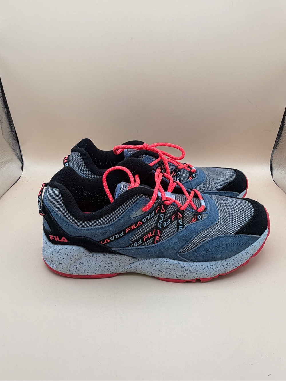 Fila Women’s Size 10 Blue and Pink Retro Runner Sneakers